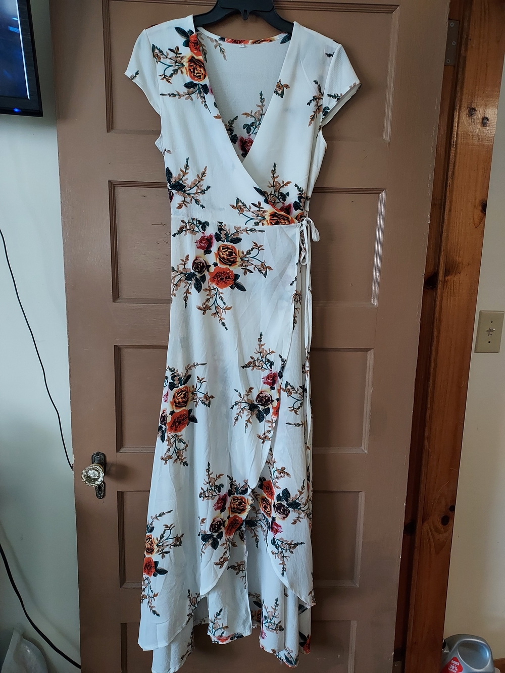 Floral Wrap Maxi Dress - White with Orange & Pink Roses Size Large Never Worn